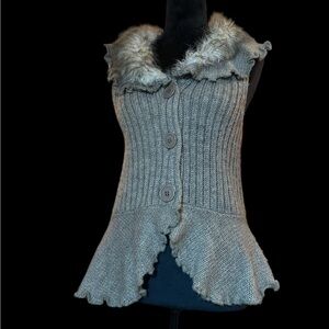 Sioni Gray Faux Fur Trim Cardigan Vest